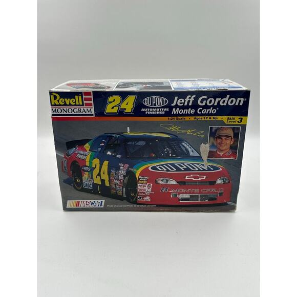 NIB 1998 Revell Jeff Gordon DuPont 1:24 Scale Model Car Kit - Picture 1 of 3